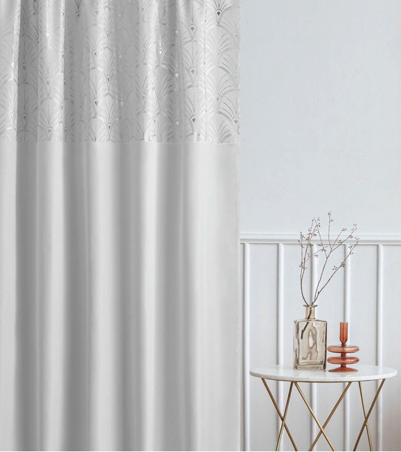 Luxusný biely záves so strieborným vzorom 140x250 cm