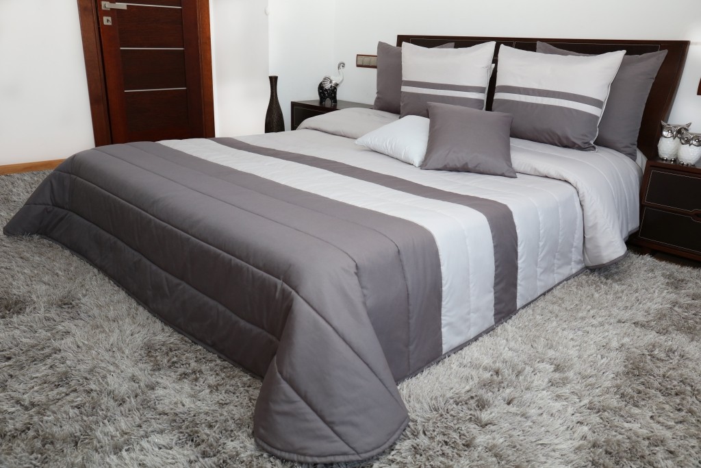 domtextilu.sk Luxusné prehozy na posteľ v sivých farbách Šírka: 170 cm | Dĺžka: 210 cm 6837-124798