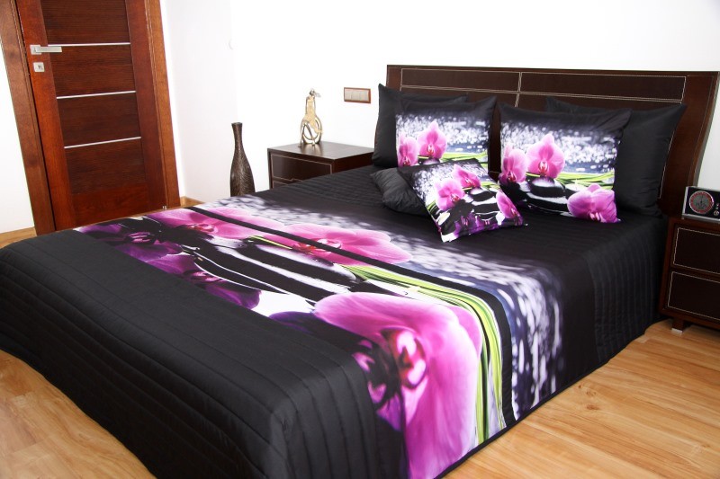 domtextilu.sk Prehozy na posteľ čiernej farby s 3D motívom orchideí Šírka: 220 cm | Dĺžka: 240 cm 3535-103393