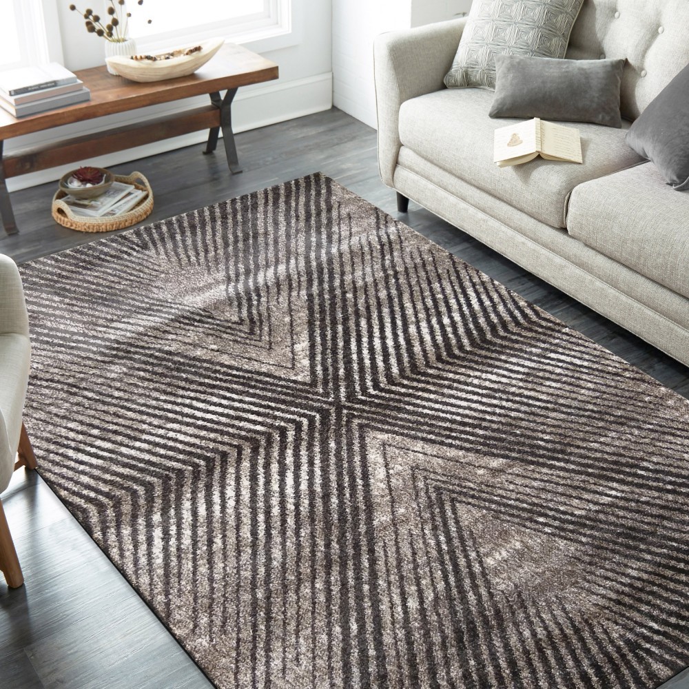 domtextilu.sk Moderný koberec so zaujímavým geometrickým vzorom opakujúcich sa diagonálnych čiar 44526-208195