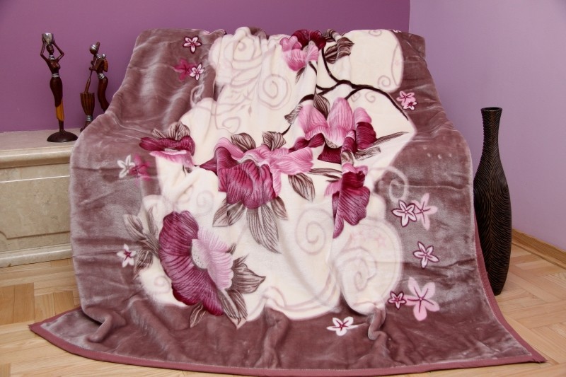E-shop domtextilu.sk Teplá krémová deka na posteľ so vzorom kvetov 7286-19889