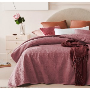 Prešívaný prehoz 170 x 210 cm do spálne v indickej ružovej farbe