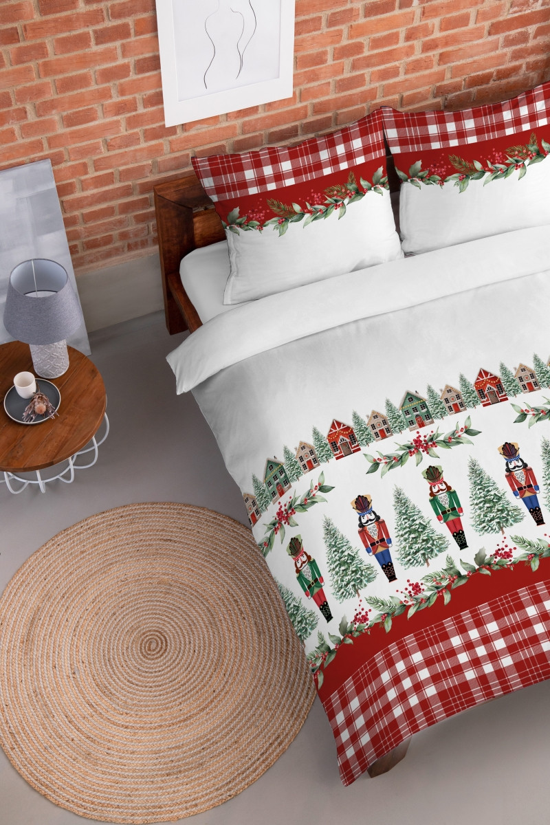 E-shop domtextilu.sk Vianočné posteľné obliečky červené s Luskáčikom 70820-247414