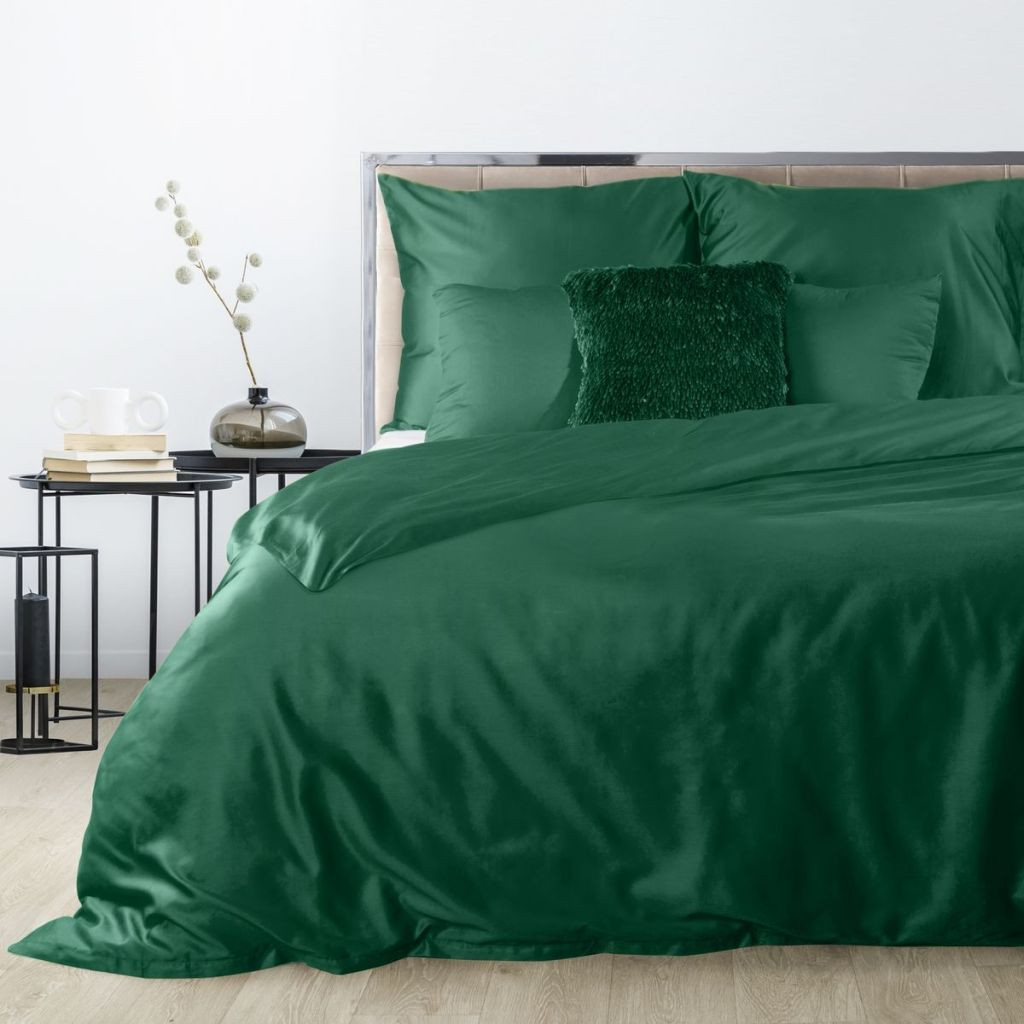 domtextilu.sk Kvalitné smaragdovo zelené posteľné obliečky bavlnený satén 3 časti: 1ks 160 cmx200 + 2ks 70 cmx80 40104-184581