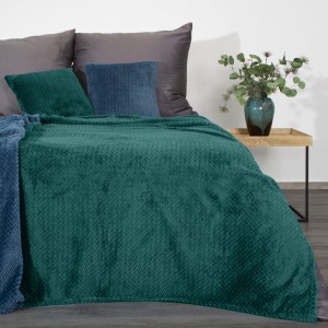 Tmavo tyrkysová hrejivá deka s módnym vzorom 170 x 210 cm