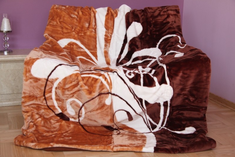domtextilu.sk Luxusná moderná deka z akrylu hnedej farby s bielym vzorom Šírka: 160 cm | Dĺžka: 210 cm 3495-104381